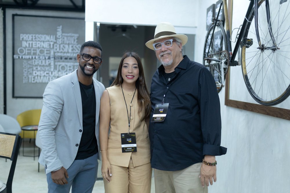 Juan Angustia, JG Díaz y Natasha de Parval