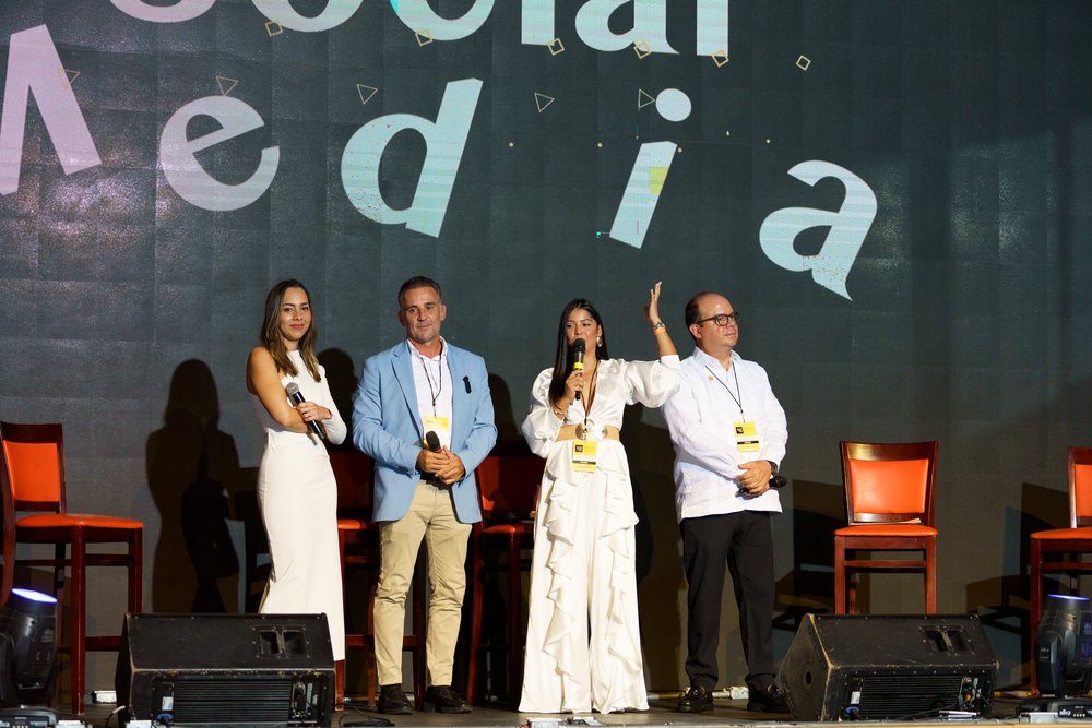 Social Media Talk · Sector Construcción